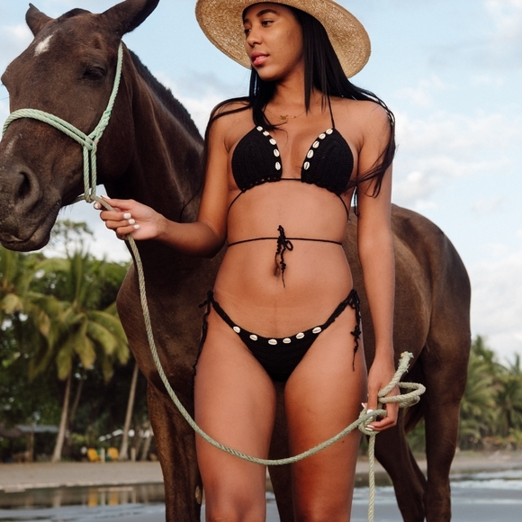 Black Hand Knit Seashell Bikini - Picture 3 of 4